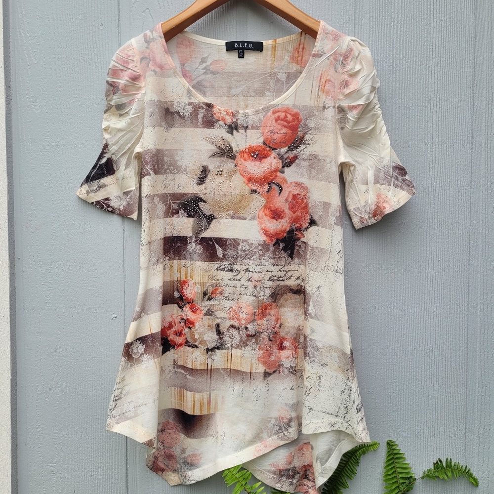 B.L.E.U. Cream Floral Tunic Short Sleeve Size M